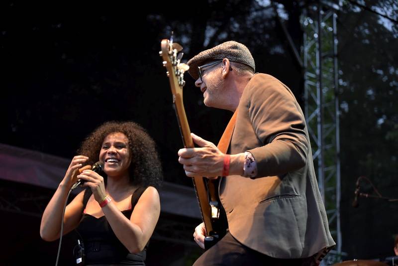 Pražský Respect festival: Diváky oslnili Diwan Saz, Zuco 103 a další kapely z celého světa