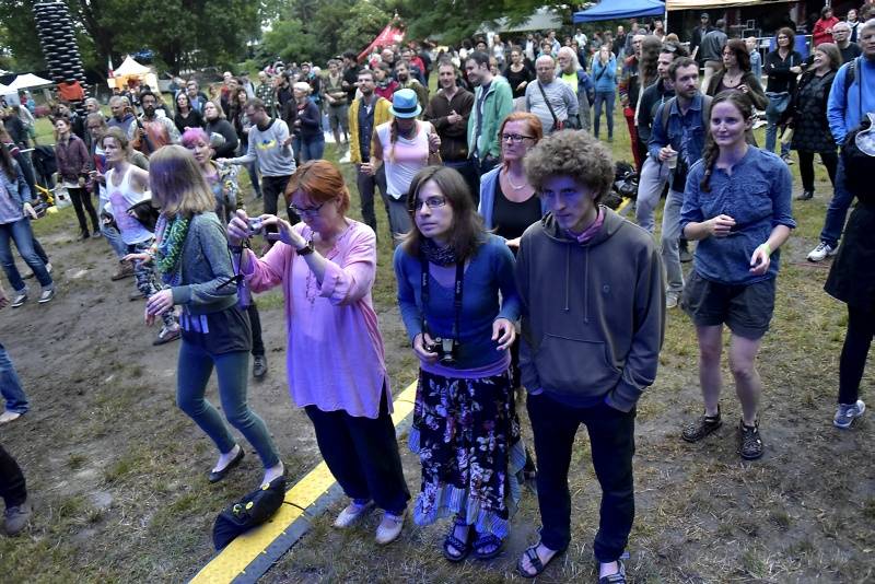 Pražský Respect festival: Diváky oslnili Diwan Saz, Zuco 103 a další kapely z celého světa