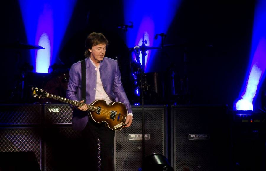 Paul McCartney vyprodal O2 arenu do posledního místečka! Prahou zněli Beatles i sólové hity