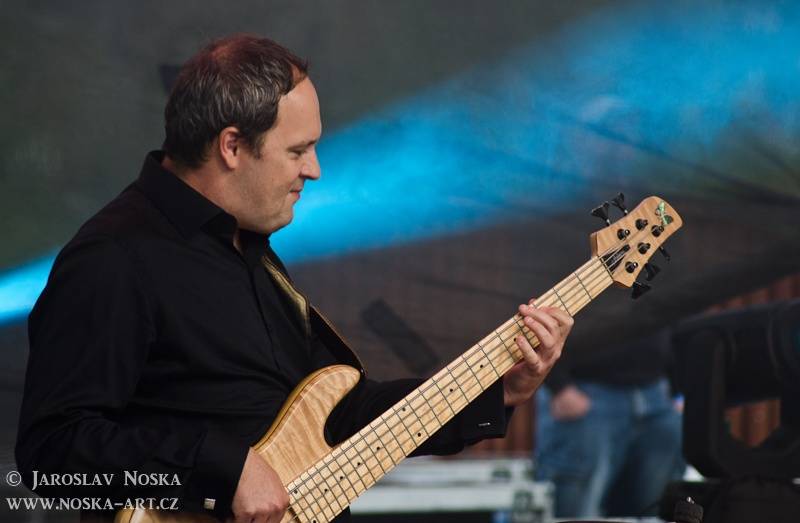 Lucie Bílá pod hradem Loket rozdávala úsměvy i skvělou náladu