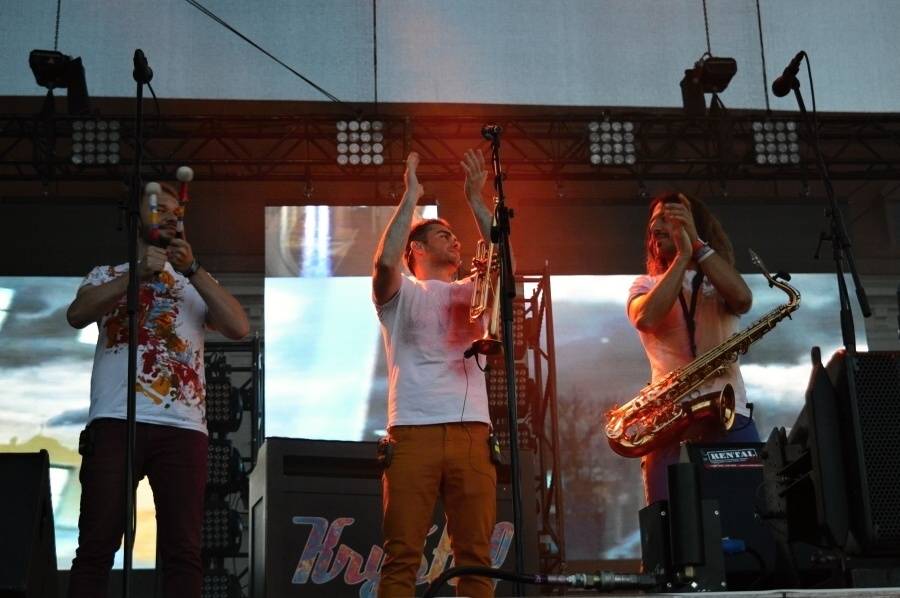 Holešovská regata viděla domácí špičku: přijeli Kryštof, Aneta Langerová, No Name i Jelen