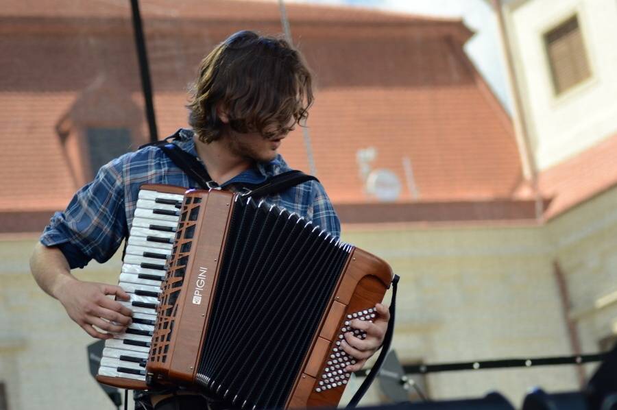 Holešovská regata viděla domácí špičku: přijeli Kryštof, Aneta Langerová, No Name i Jelen