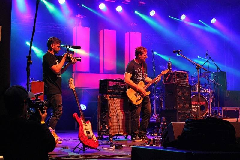 Wohnout oslavili na Vyžlovce Sladkých dvacet i s Evou Pilarovou