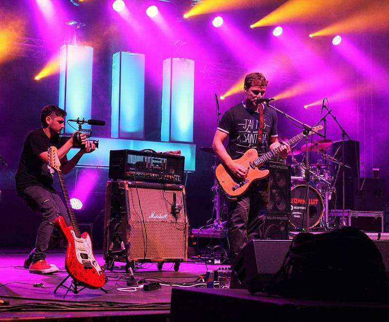 Wohnout oslavili na Vyžlovce Sladkých dvacet i s Evou Pilarovou