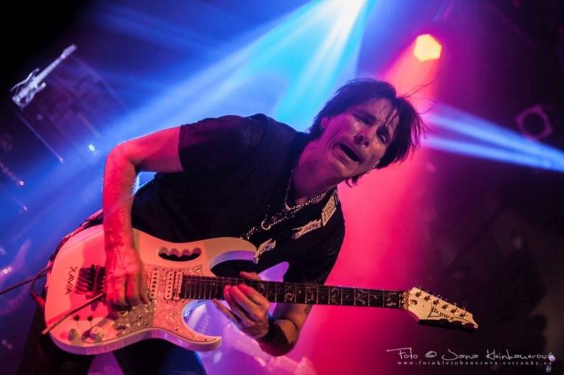 Steve Vai oslavoval v Lucerna Music Baru 25 let svého nejúspěšnějšího alba 
