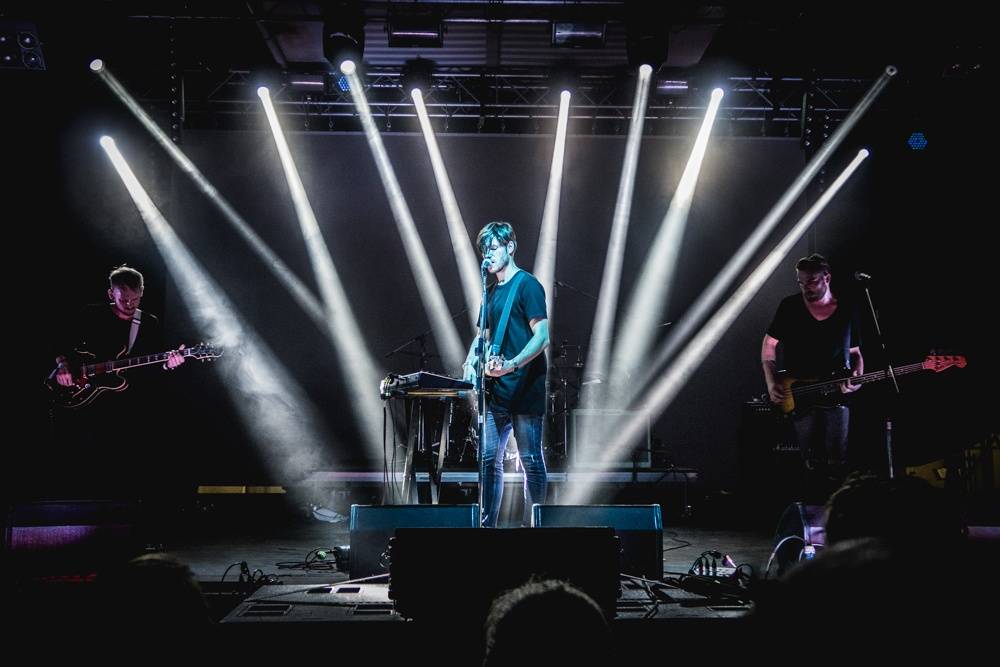 Metronome festival poprvé otevřel brány, warm up obstarali Thom Artway, No Distance Paradise a -123minut