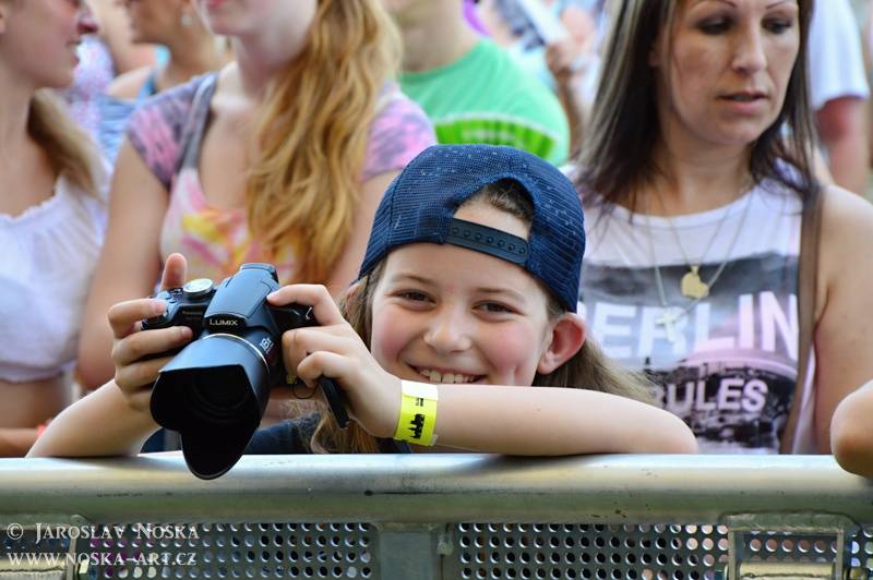 Vysmáté léto v Kadani: I přes déšt si publikum užilo Chinaski, Kryštof i Tři sestry