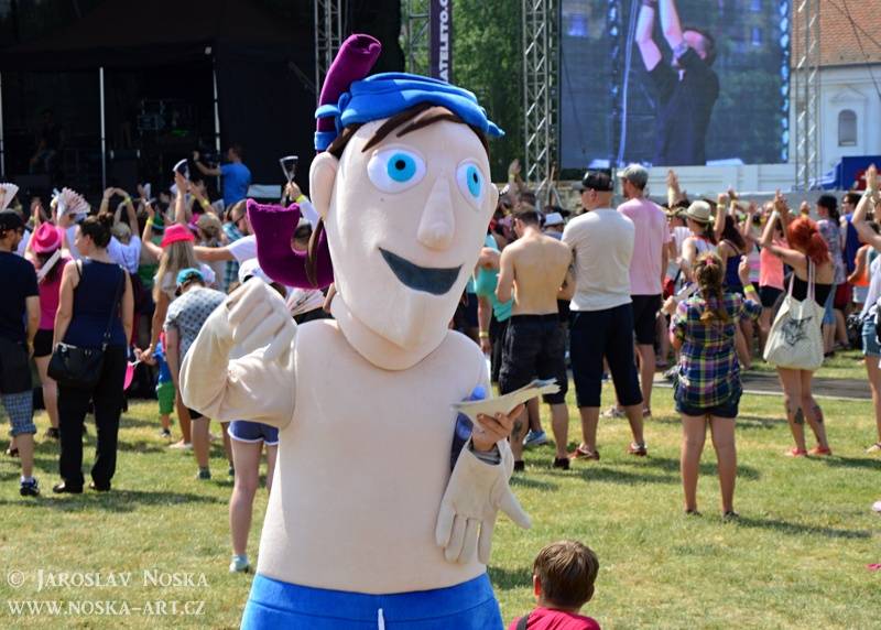 Vysmáté léto v Kadani: I přes déšt si publikum užilo Chinaski, Kryštof i Tři sestry