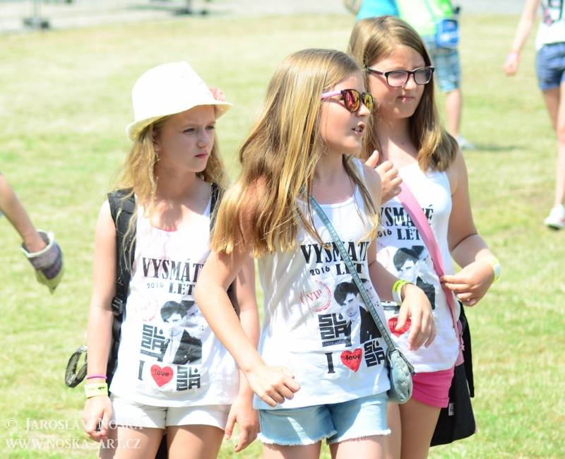 Vysmáté léto v Kadani: I přes déšt si publikum užilo Chinaski, Kryštof i Tři sestry