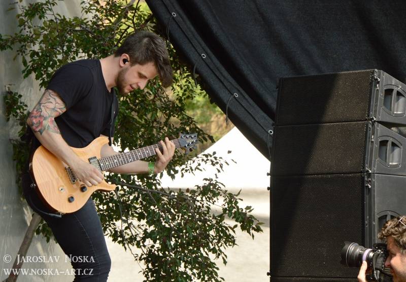 Vysmáté léto v Kadani: I přes déšt si publikum užilo Chinaski, Kryštof i Tři sestry