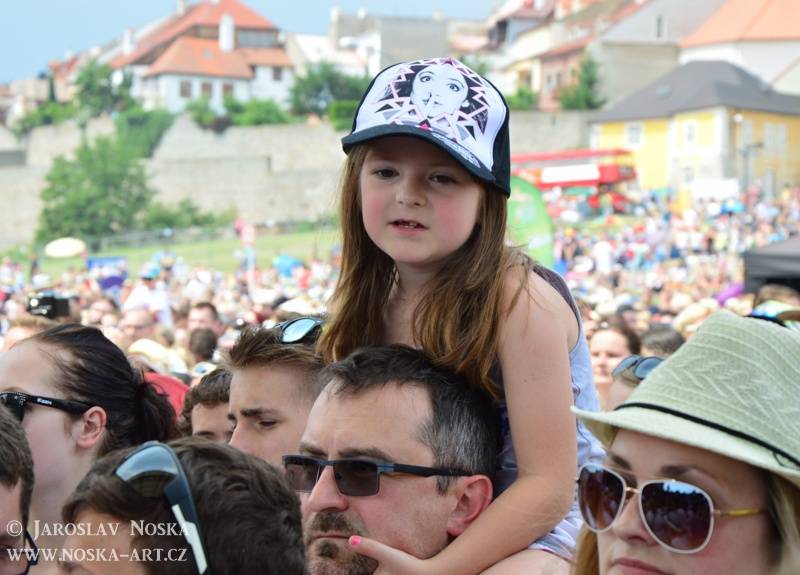 Vysmáté léto v Kadani: I přes déšt si publikum užilo Chinaski, Kryštof i Tři sestry