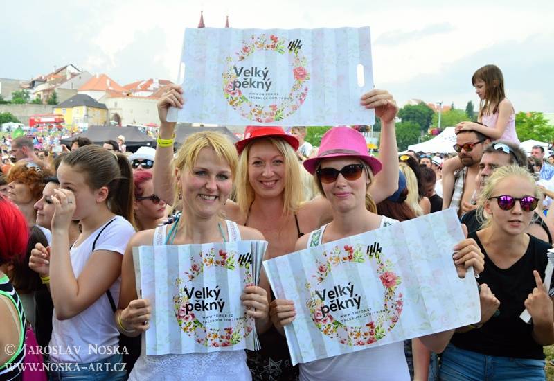 Vysmáté léto v Kadani: I přes déšt si publikum užilo Chinaski, Kryštof i Tři sestry