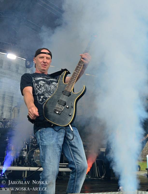 Vysmáté léto v Kadani: I přes déšt si publikum užilo Chinaski, Kryštof i Tři sestry