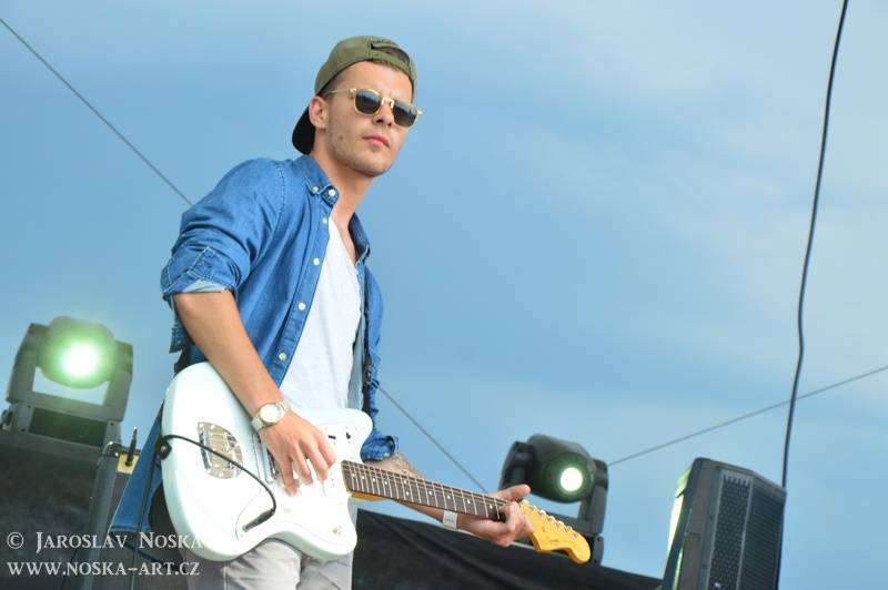 Vysmáté léto v Kadani: I přes déšt si publikum užilo Chinaski, Kryštof i Tři sestry