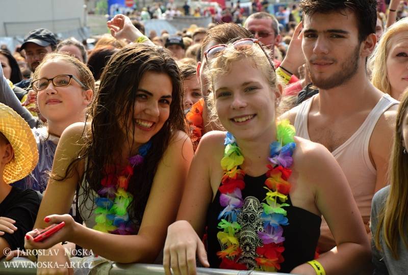 Vysmáté léto v Kadani: I přes déšt si publikum užilo Chinaski, Kryštof i Tři sestry