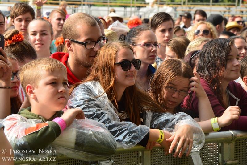 Vysmáté léto v Kadani: I přes déšt si publikum užilo Chinaski, Kryštof i Tři sestry