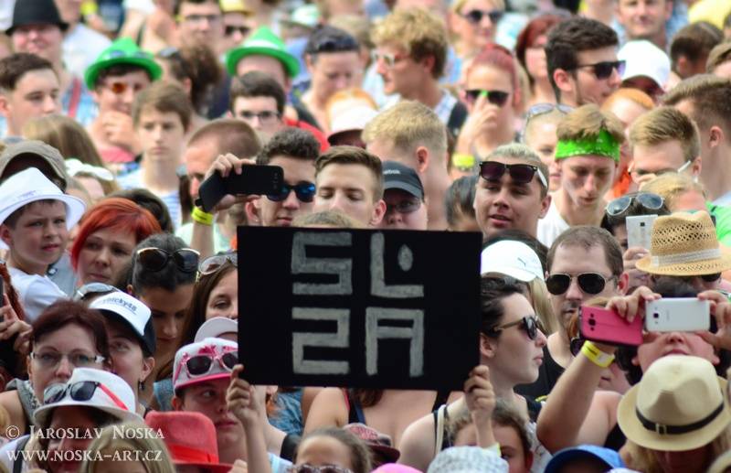 Vysmáté léto v Kadani: I přes déšt si publikum užilo Chinaski, Kryštof i Tři sestry