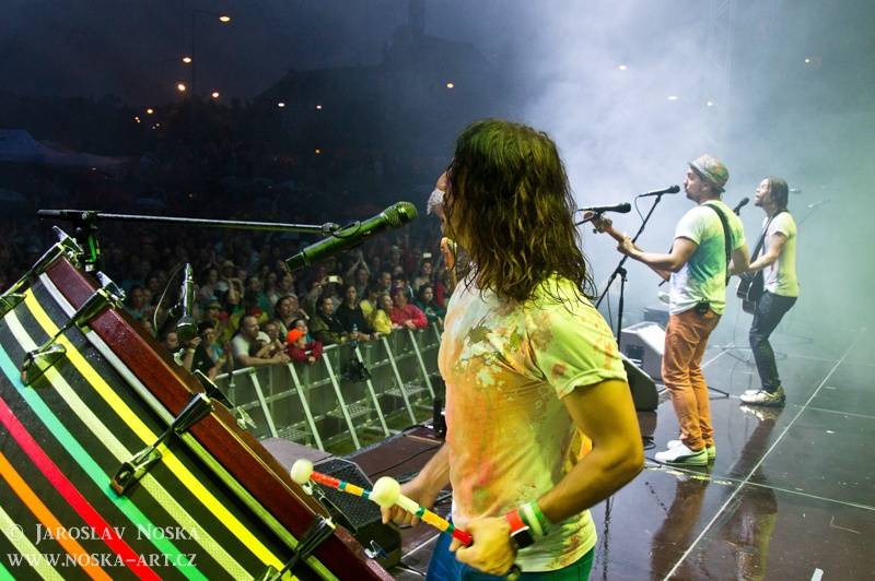 Vysmáté léto v Kadani: I přes déšt si publikum užilo Chinaski, Kryštof i Tři sestry