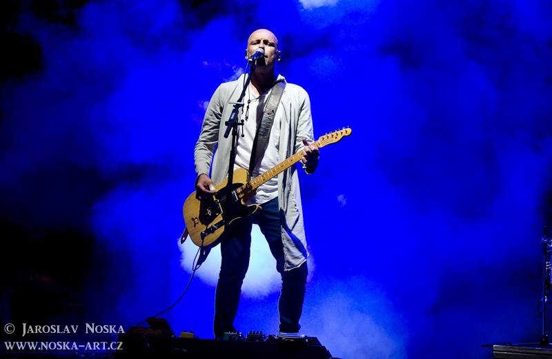 Vysmáté léto v Kadani: I přes déšt si publikum užilo Chinaski, Kryštof i Tři sestry