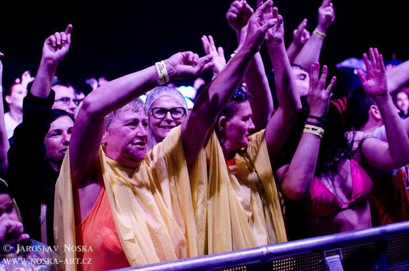 Vysmáté léto v Kadani: I přes déšt si publikum užilo Chinaski, Kryštof i Tři sestry