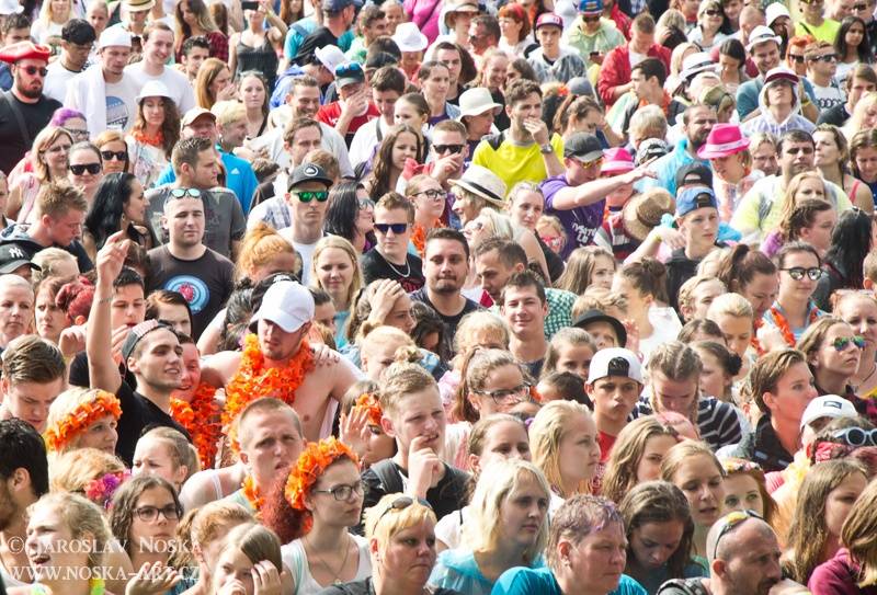 Vysmáté léto v Kadani: I přes déšt si publikum užilo Chinaski, Kryštof i Tři sestry