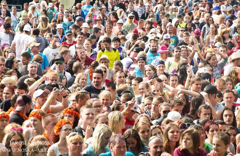 Vysmáté léto v Kadani: I přes déšt si publikum užilo Chinaski, Kryštof i Tři sestry