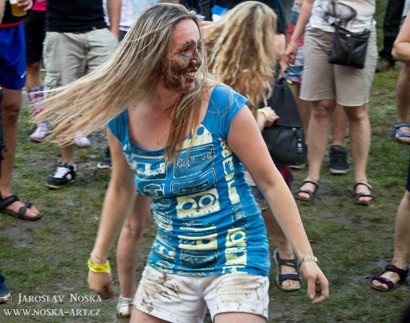 Vysmáté léto v Kadani: I přes déšt si publikum užilo Chinaski, Kryštof i Tři sestry