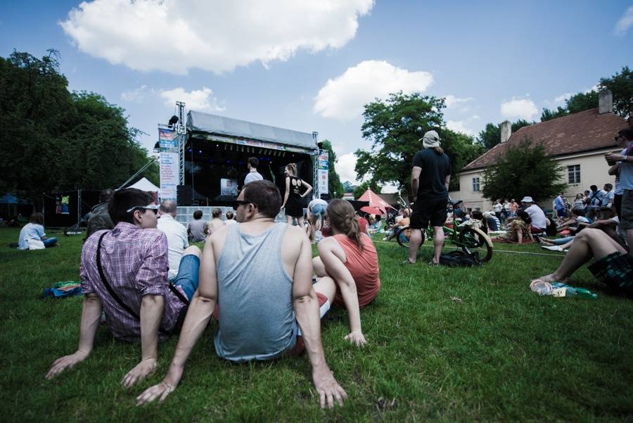 V sobotu na United Islands Of Prague vystoupili Emma Smetana nebo Carpet Cabinet. Program narušila bouřka