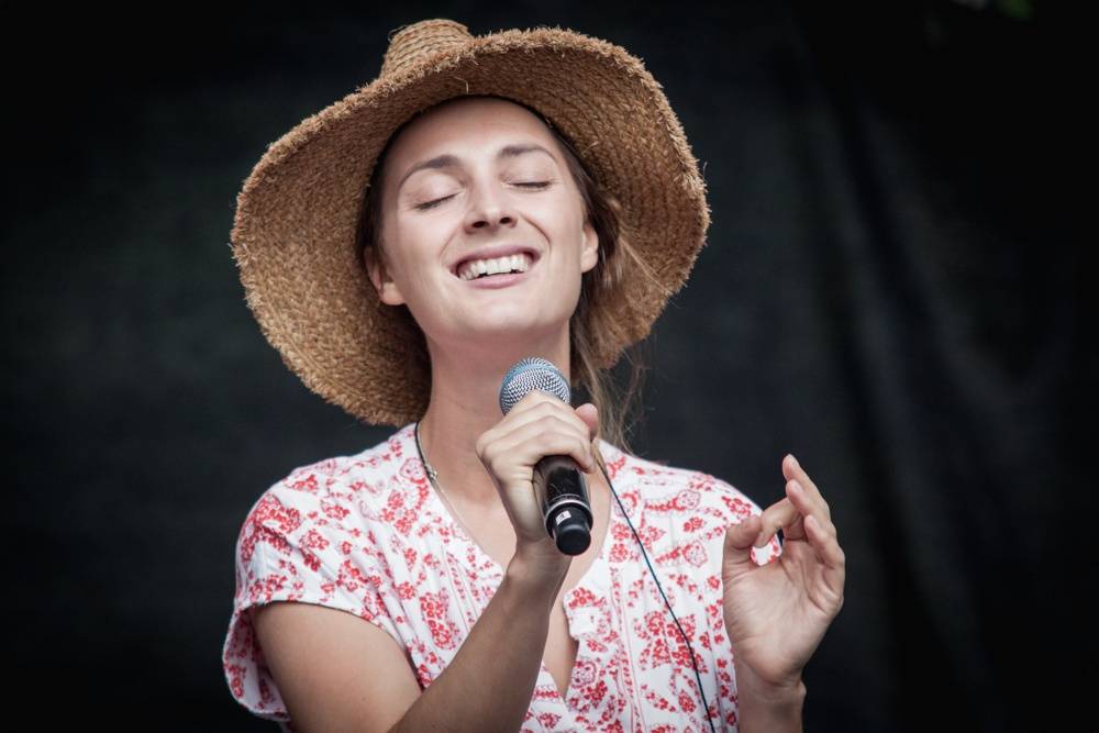 Metronome festival neohrozilo ani krupobití: Iggy Pop, Kooks, Ella Eyre i Mydy Rabycad ovládli pódium