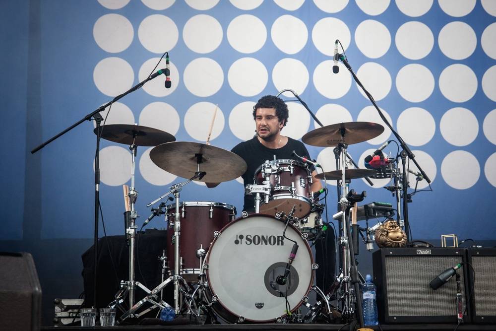 Metronome festival neohrozilo ani krupobití: Iggy Pop, Kooks, Ella Eyre i Mydy Rabycad ovládli pódium