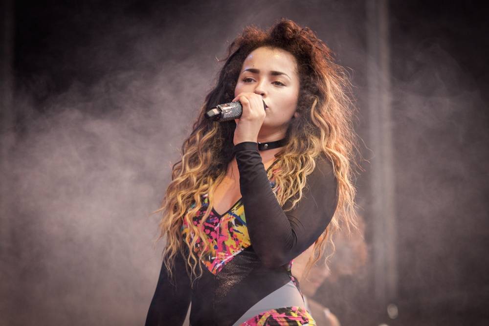 Metronome festival neohrozilo ani krupobití: Iggy Pop, Kooks, Ella Eyre i Mydy Rabycad ovládli pódium