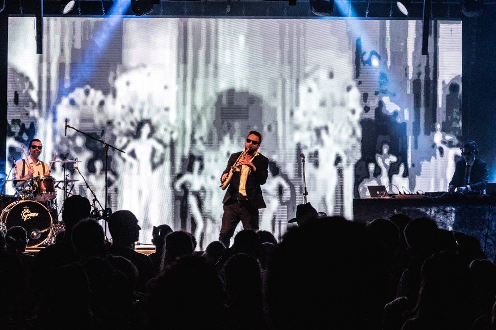 Metronome festival neohrozilo ani krupobití: Iggy Pop, Kooks, Ella Eyre i Mydy Rabycad ovládli pódium