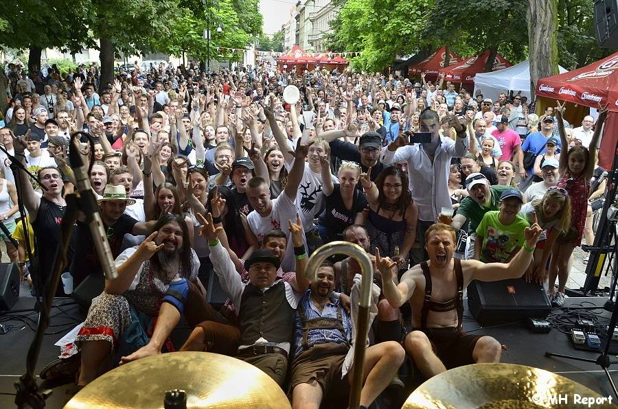 Sobota v Plzni patřila pivařům: v rámci Gambrinus dne vystoupili The Prostitutes, Trautenberk nebo Kníry