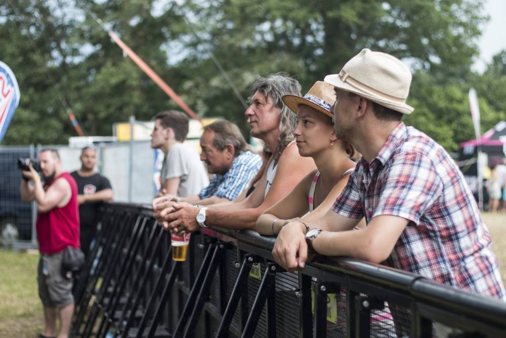 Na festivalu Přeštěnice zářili Majk Spirit i Thom Artway, finále programu zhatila bouřka