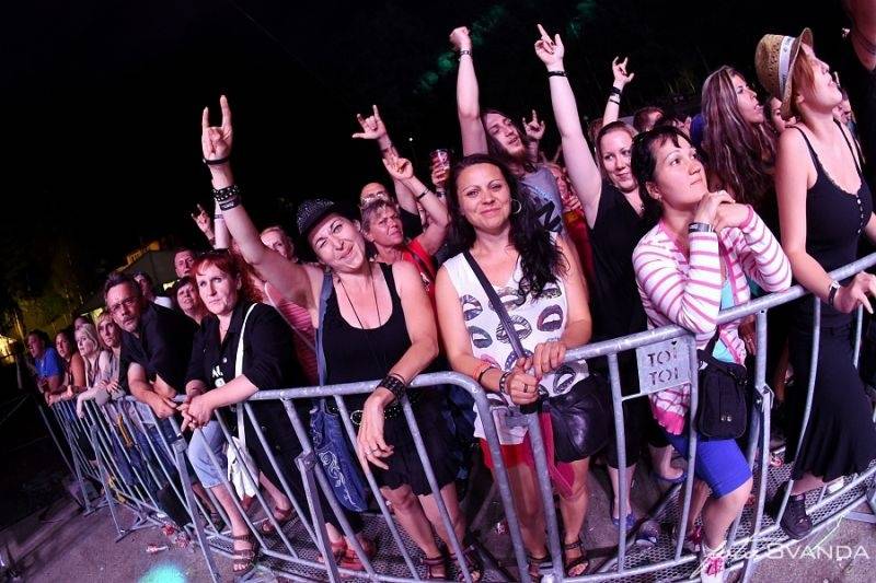 Ve Svojšicích u Pardubic vzplál poprvé Plameny Rockfest: došlo na Dymytry, Škwor, Arakain i ohnivou show