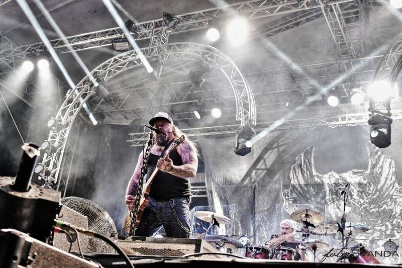 Ve Svojšicích u Pardubic vzplál poprvé Plameny Rockfest: došlo na Dymytry, Škwor, Arakain i ohnivou show