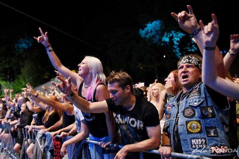 Ve Svojšicích u Pardubic vzplál poprvé Plameny Rockfest: došlo na Dymytry, Škwor, Arakain i ohnivou show