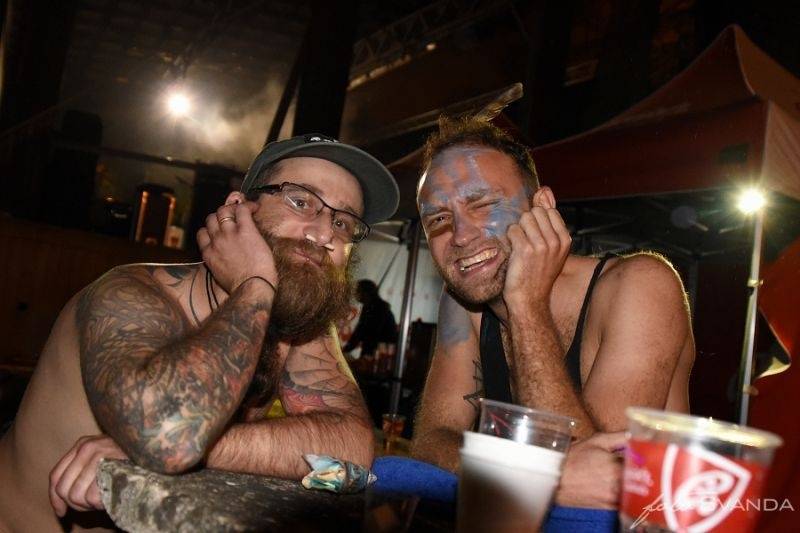 Ve Svojšicích u Pardubic vzplál poprvé Plameny Rockfest: došlo na Dymytry, Škwor, Arakain i ohnivou show