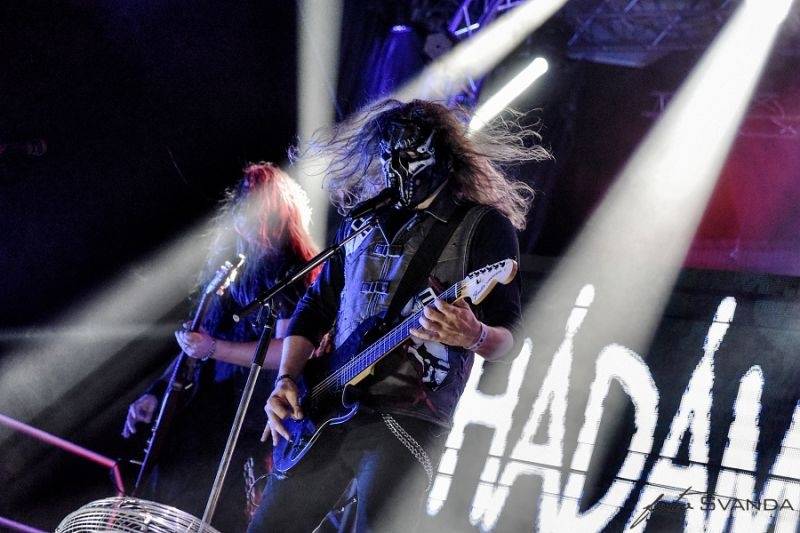 Ve Svojšicích u Pardubic vzplál poprvé Plameny Rockfest: došlo na Dymytry, Škwor, Arakain i ohnivou show