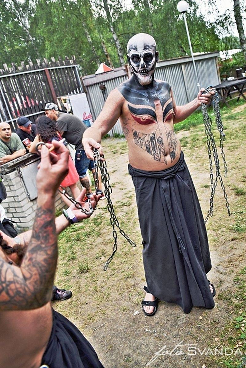 Ve Svojšicích u Pardubic vzplál poprvé Plameny Rockfest: došlo na Dymytry, Škwor, Arakain i ohnivou show