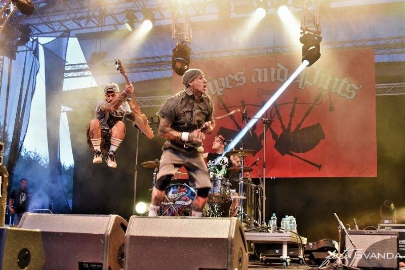 Ve Svojšicích u Pardubic vzplál poprvé Plameny Rockfest: došlo na Dymytry, Škwor, Arakain i ohnivou show