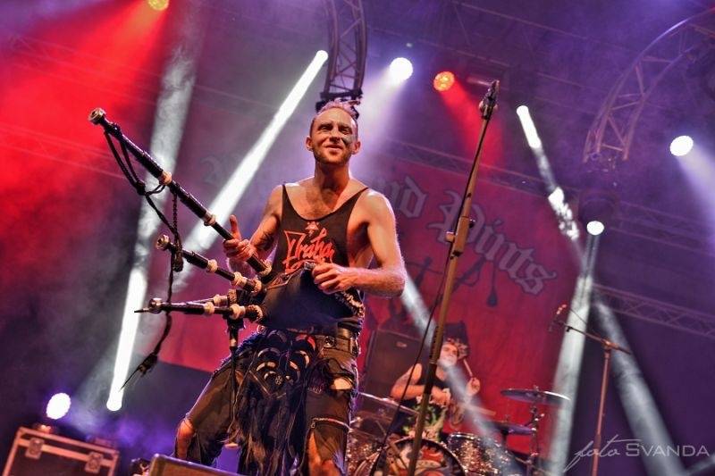 Ve Svojšicích u Pardubic vzplál poprvé Plameny Rockfest: došlo na Dymytry, Škwor, Arakain i ohnivou show