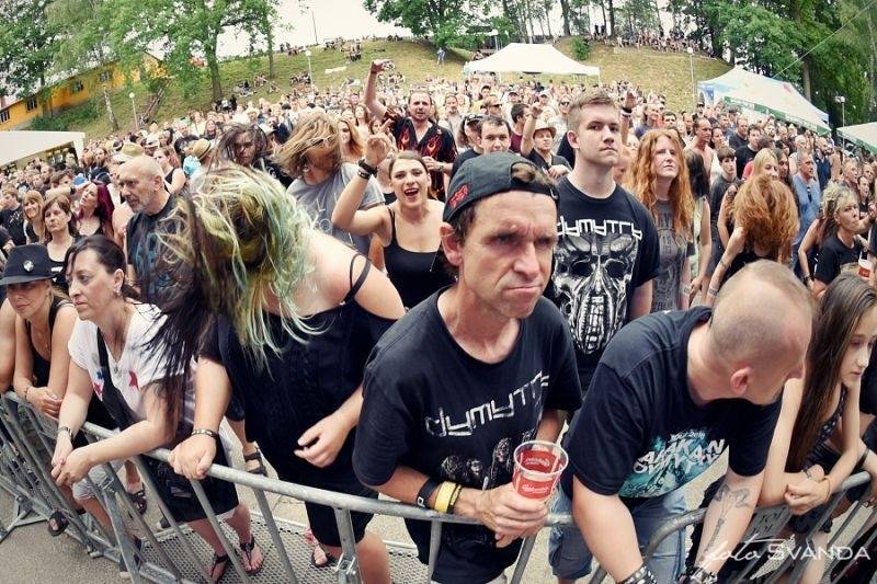 Ve Svojšicích u Pardubic vzplál poprvé Plameny Rockfest: došlo na Dymytry, Škwor, Arakain i ohnivou show