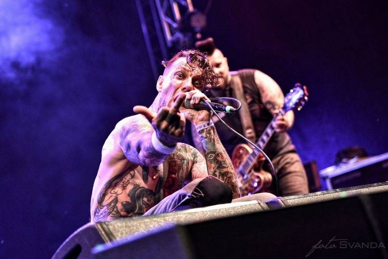 Ve Svojšicích u Pardubic vzplál poprvé Plameny Rockfest: došlo na Dymytry, Škwor, Arakain i ohnivou show