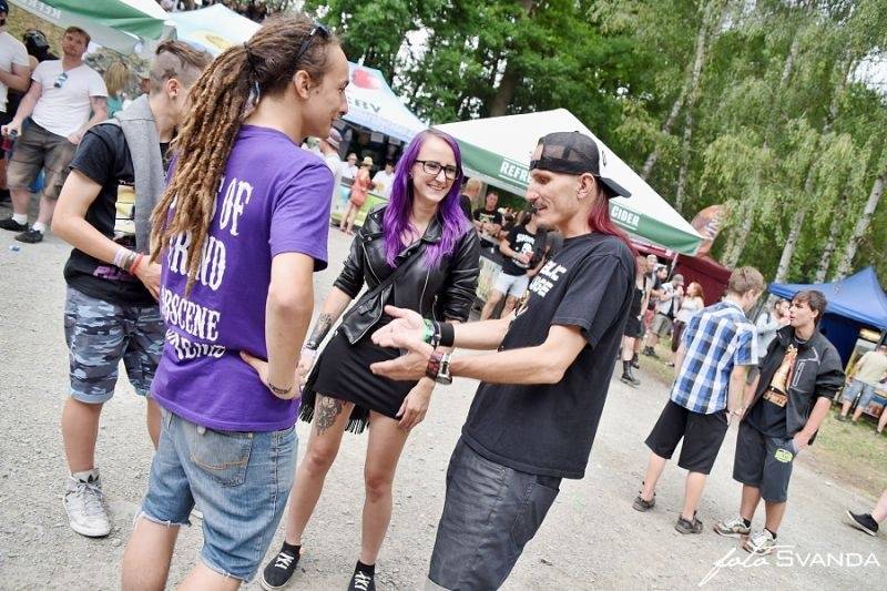 Ve Svojšicích u Pardubic vzplál poprvé Plameny Rockfest: došlo na Dymytry, Škwor, Arakain i ohnivou show