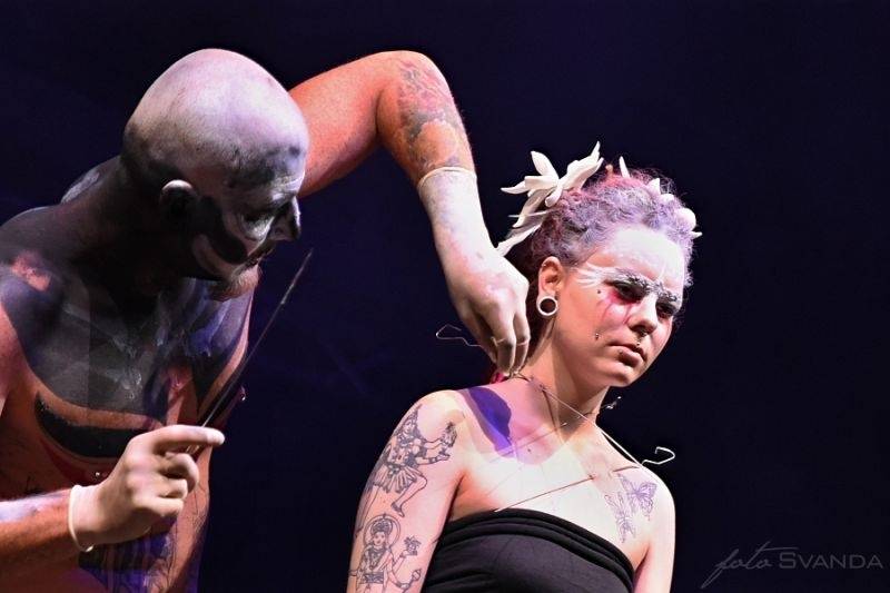 Ve Svojšicích u Pardubic vzplál poprvé Plameny Rockfest: došlo na Dymytry, Škwor, Arakain i ohnivou show