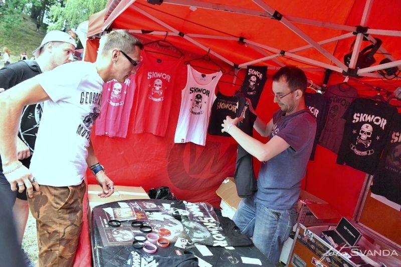 Ve Svojšicích u Pardubic vzplál poprvé Plameny Rockfest: došlo na Dymytry, Škwor, Arakain i ohnivou show