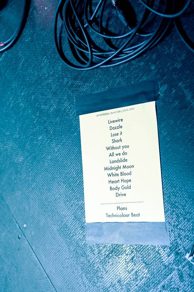 Oh Wonder v Praze: Narvané Rock Café se usmívalo od ucha k uchu