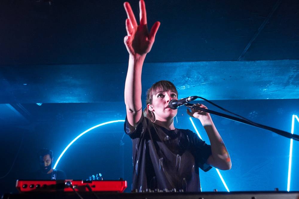 Oh Wonder v Praze: Narvané Rock Café se usmívalo od ucha k uchu