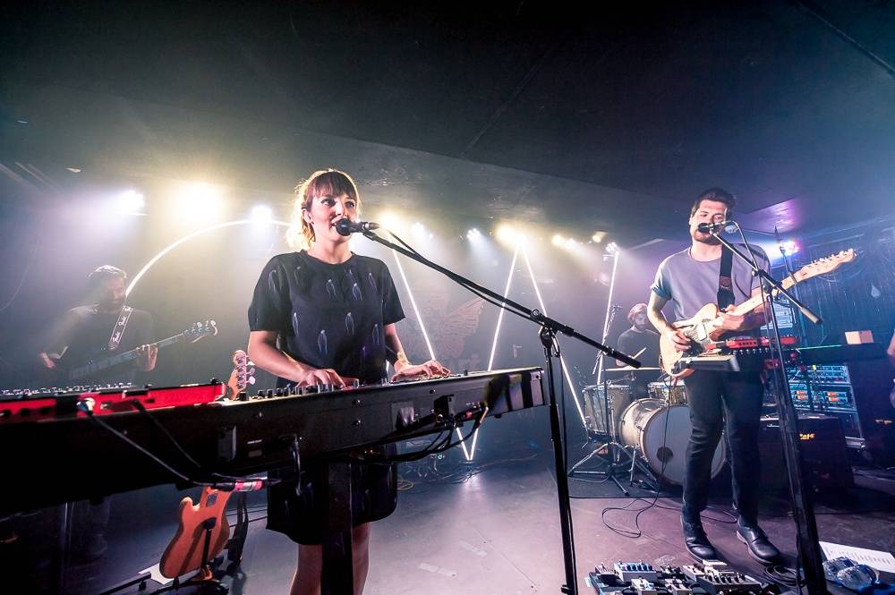 Oh Wonder v Praze: Narvané Rock Café se usmívalo od ucha k uchu